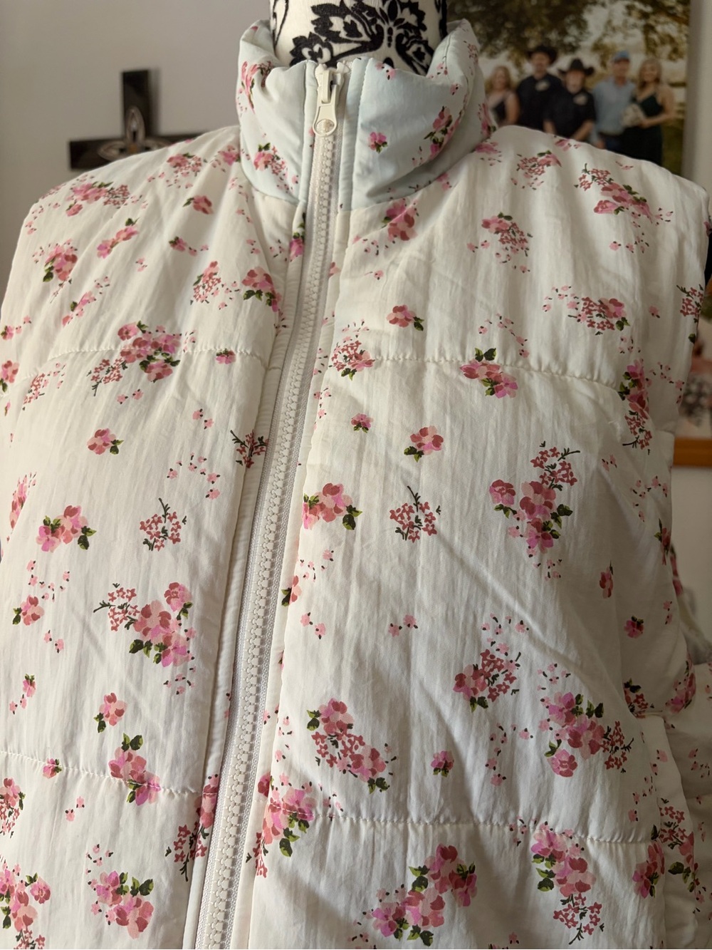 Vest - Picture 2 of 3